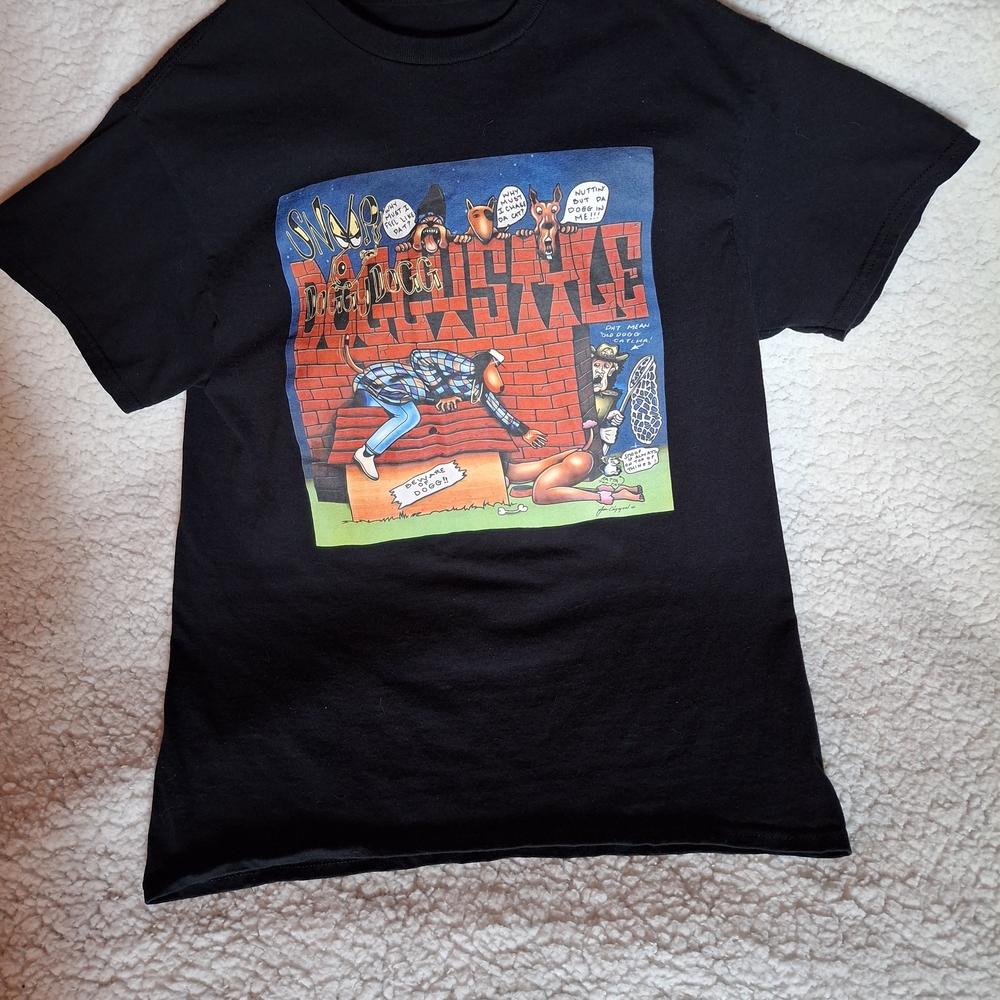 Original Snoop Dogg's debut album Doggystyle Death Row.  Medium Mens
